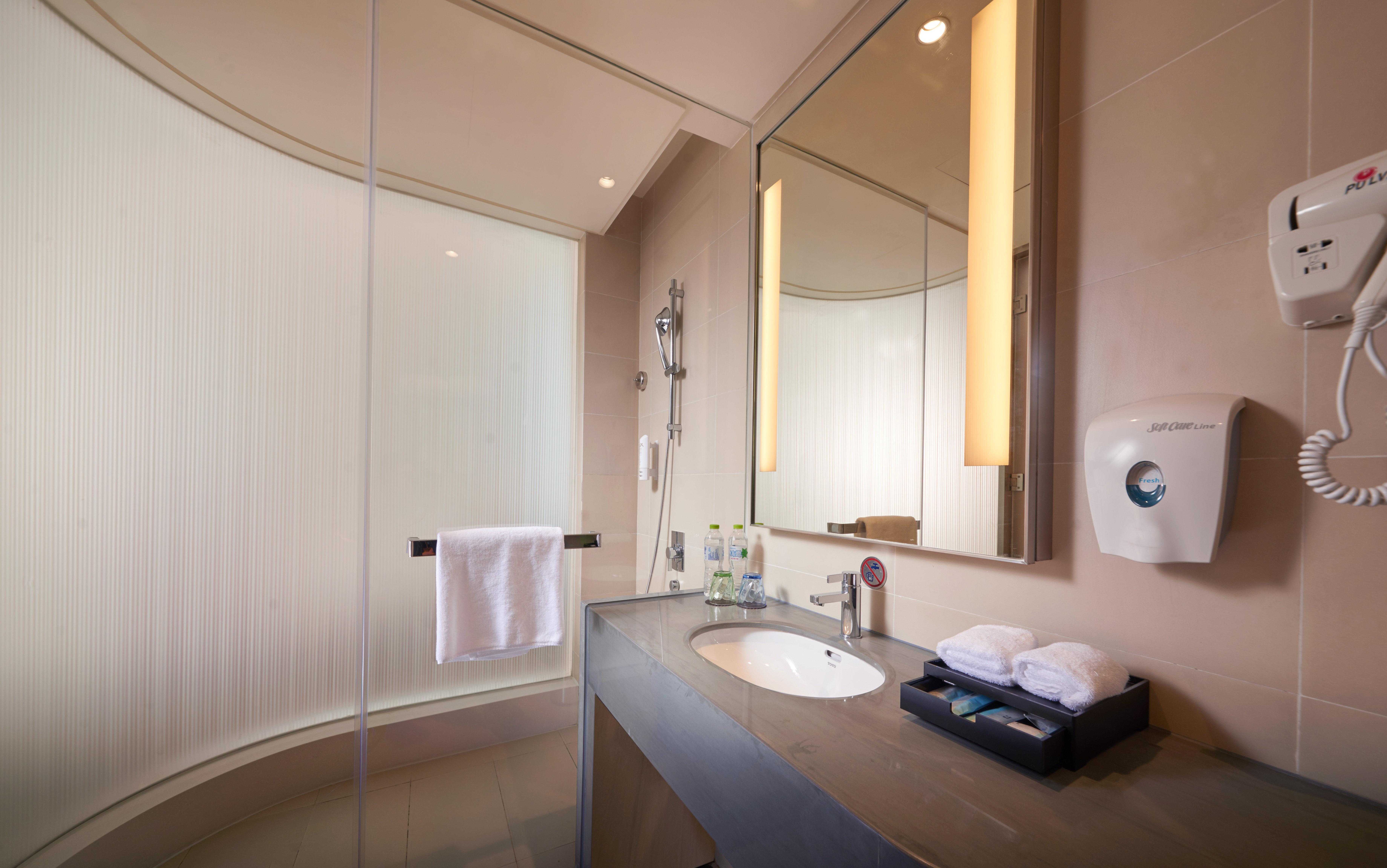 Holiday Inn Express Chengdu Huanhuaxi By Ihg-Near Jinsha Site Musem,Near Wuhou Temple Museum,Welcome Drinks,Free Gym,Free Self-Service Laundry تشنجدو المظهر الخارجي الصورة