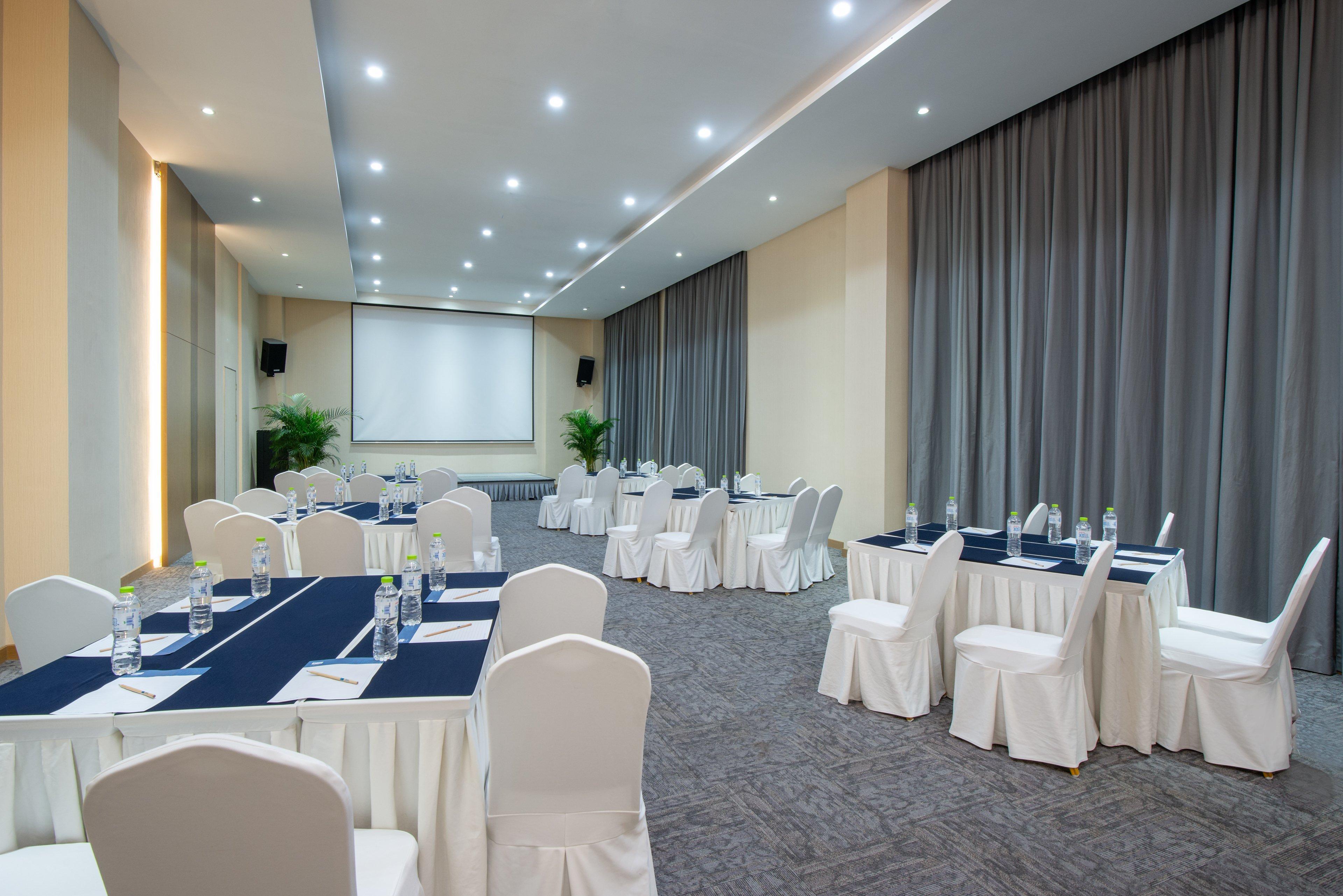 Holiday Inn Express Chengdu Huanhuaxi By Ihg-Near Jinsha Site Musem,Near Wuhou Temple Museum,Welcome Drinks,Free Gym,Free Self-Service Laundry تشنجدو المظهر الخارجي الصورة