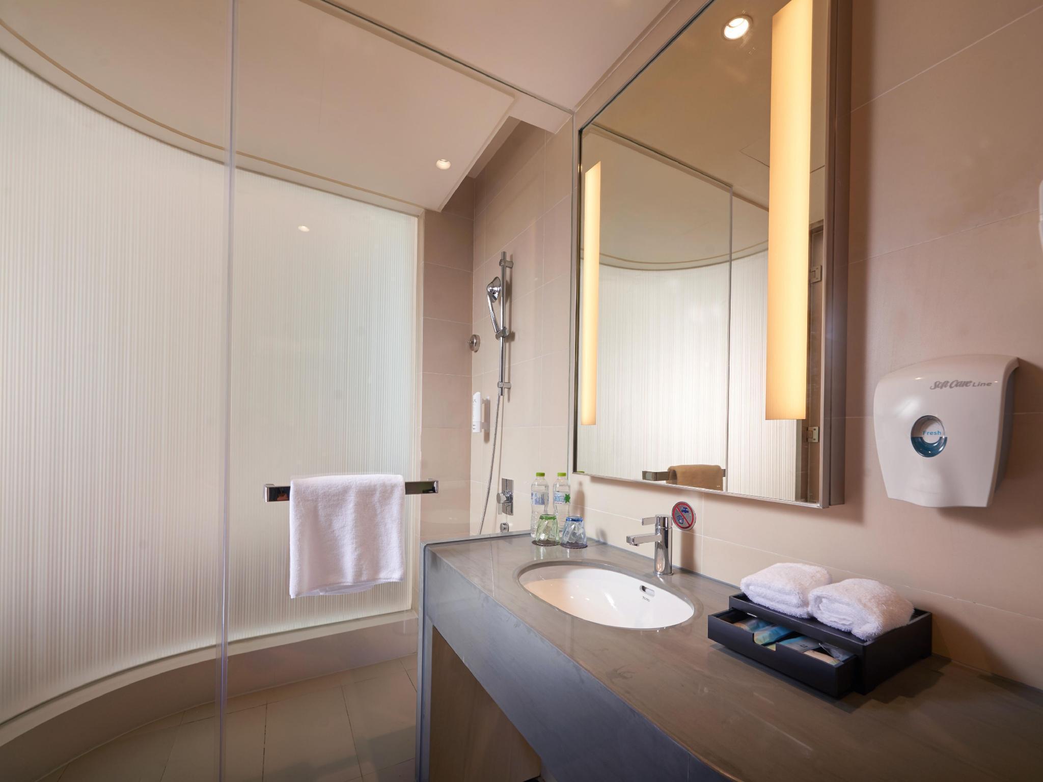 Holiday Inn Express Chengdu Huanhuaxi By Ihg-Near Jinsha Site Musem,Near Wuhou Temple Museum,Welcome Drinks,Free Gym,Free Self-Service Laundry تشنجدو المظهر الخارجي الصورة