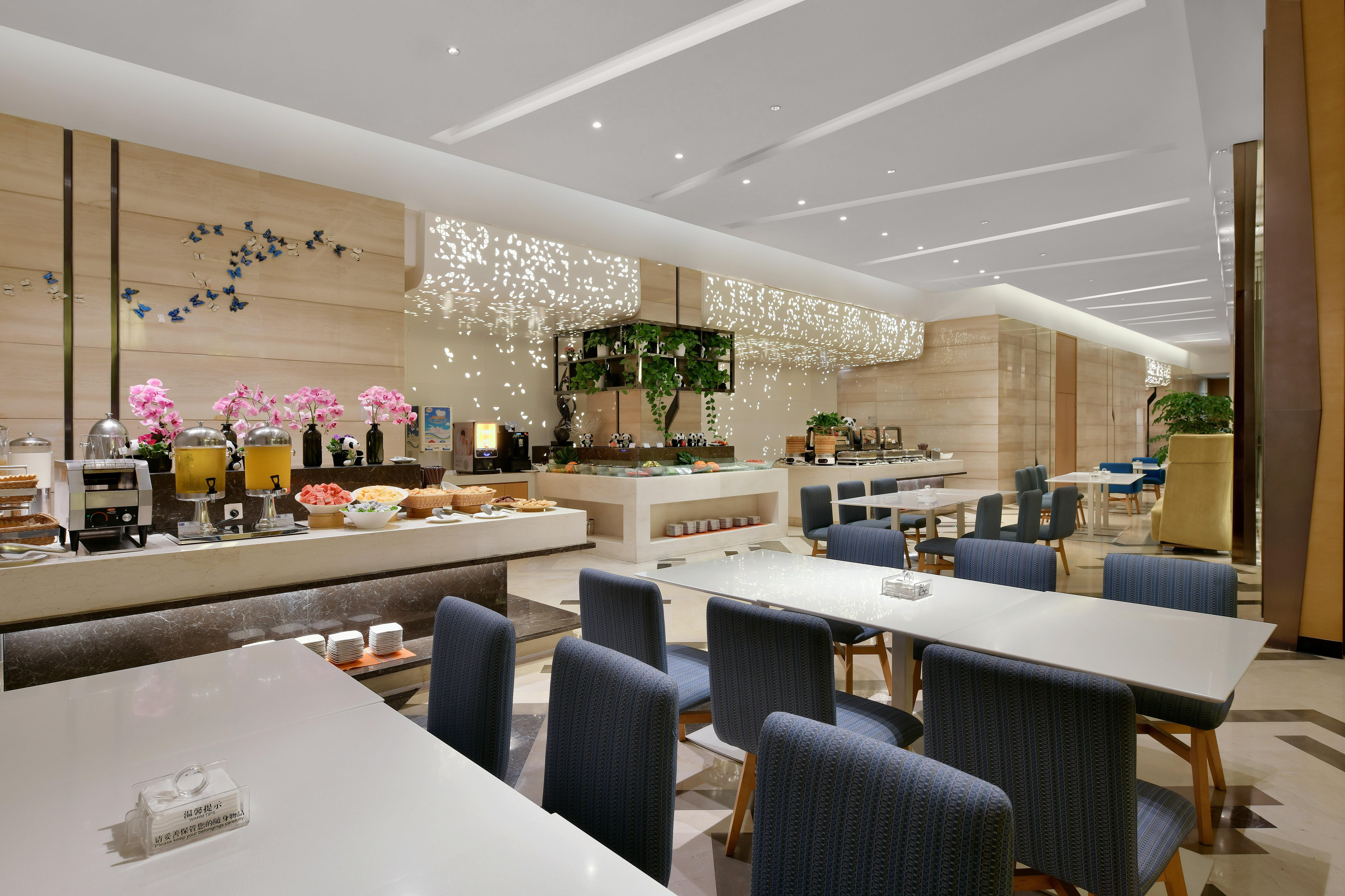 Holiday Inn Express Chengdu Huanhuaxi By Ihg-Near Jinsha Site Musem,Near Wuhou Temple Museum,Welcome Drinks,Free Gym,Free Self-Service Laundry تشنجدو المظهر الخارجي الصورة
