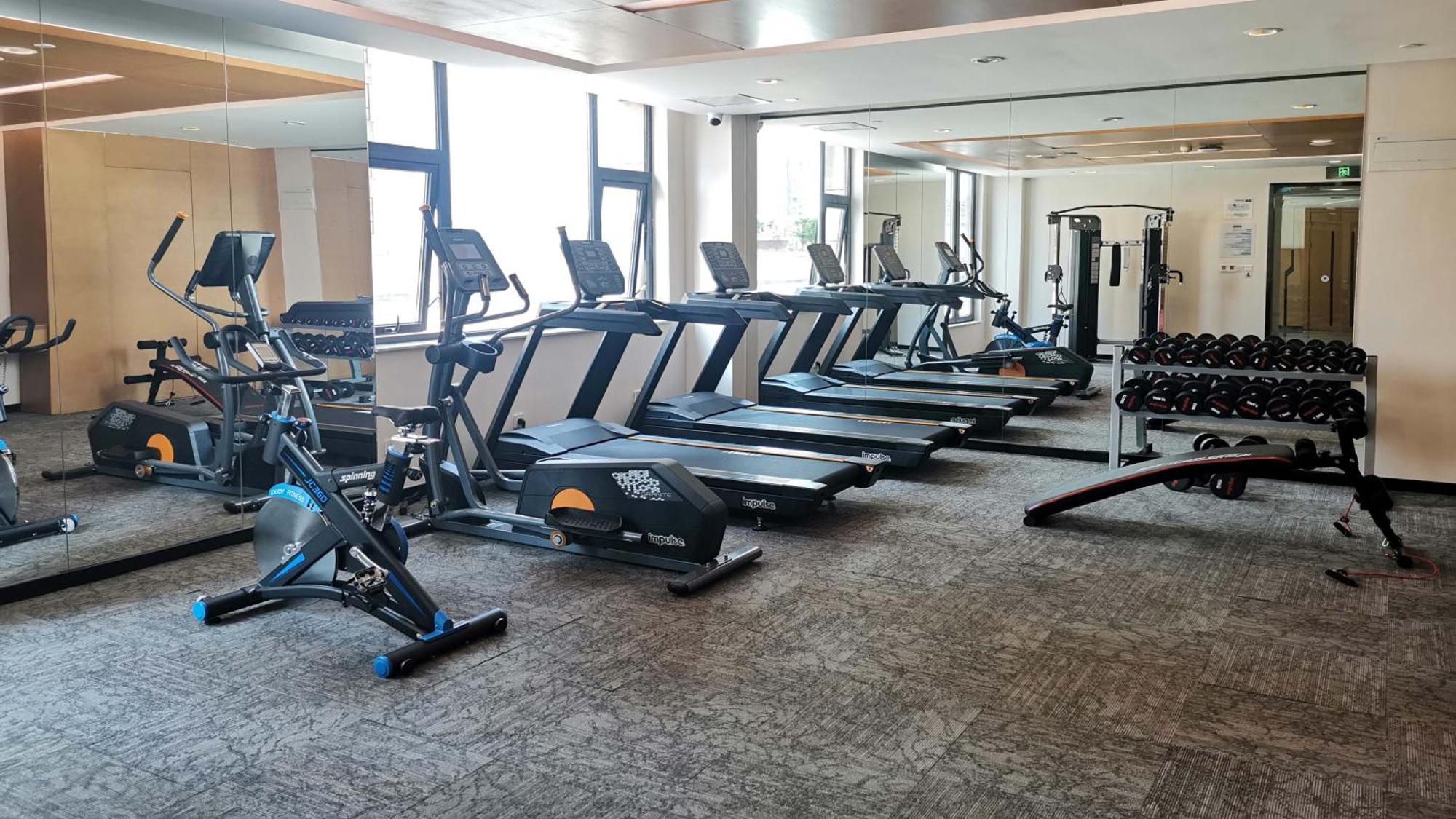 Holiday Inn Express Chengdu Huanhuaxi By Ihg-Near Jinsha Site Musem,Near Wuhou Temple Museum,Welcome Drinks,Free Gym,Free Self-Service Laundry تشنجدو المظهر الخارجي الصورة
