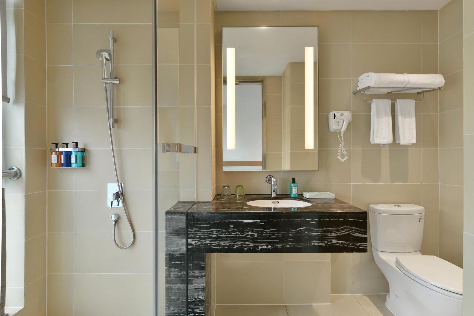 Holiday Inn Express Chengdu Huanhuaxi By Ihg-Near Jinsha Site Musem,Near Wuhou Temple Museum,Welcome Drinks,Free Gym,Free Self-Service Laundry تشنجدو المظهر الخارجي الصورة