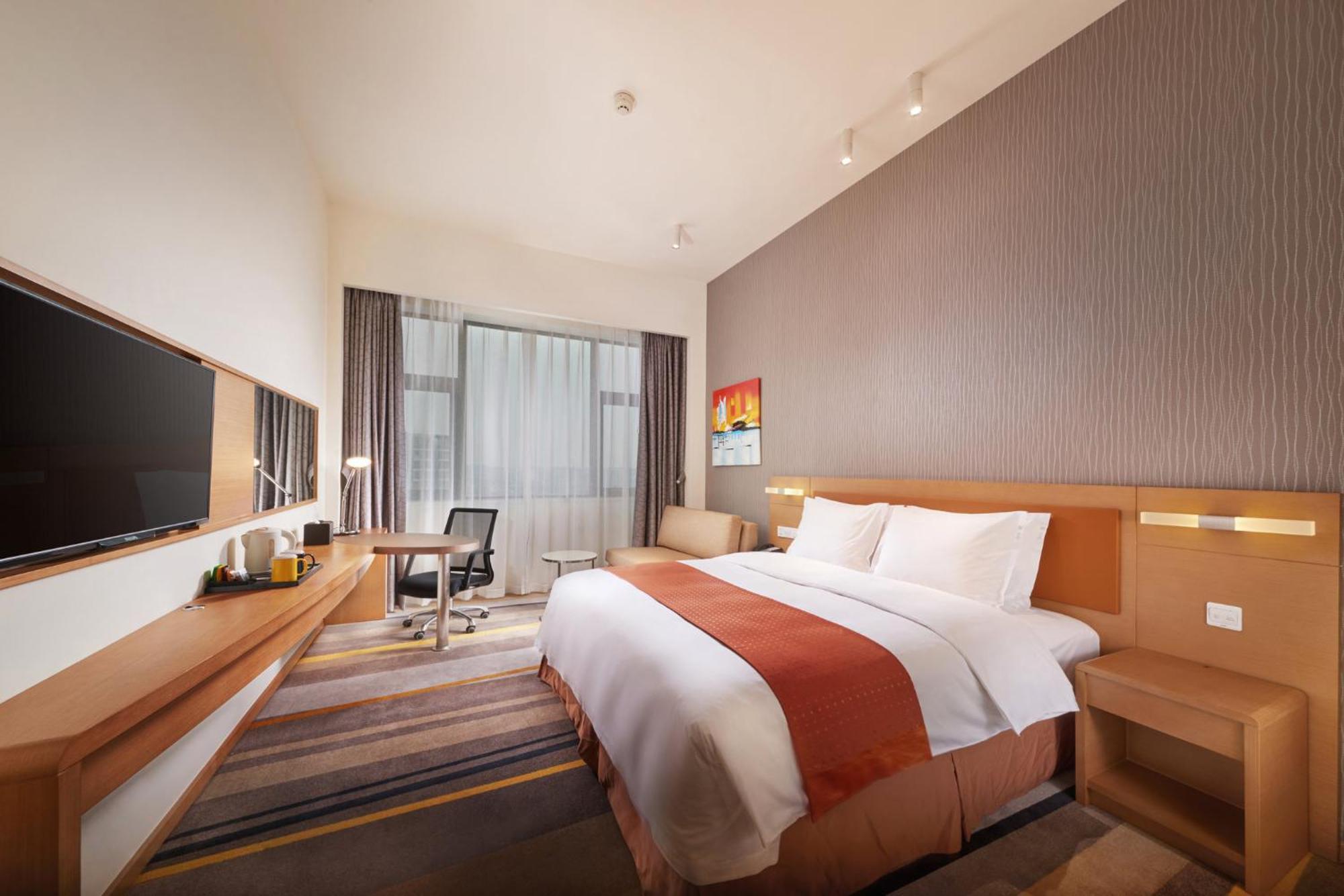 Holiday Inn Express Chengdu Huanhuaxi By Ihg-Near Jinsha Site Musem,Near Wuhou Temple Museum,Welcome Drinks,Free Gym,Free Self-Service Laundry تشنجدو المظهر الخارجي الصورة